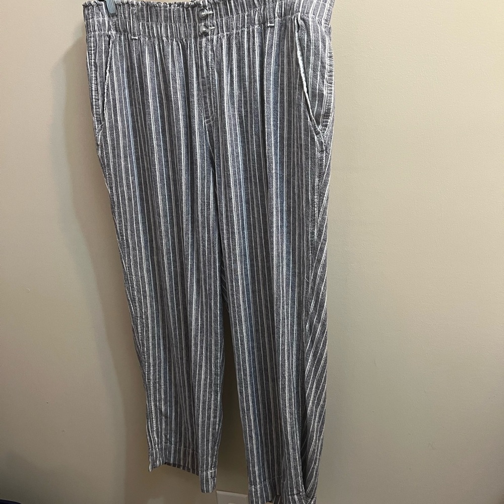 Briggs Woman’s pull up  Gray Striped Elastic-Waist Pant Size XL